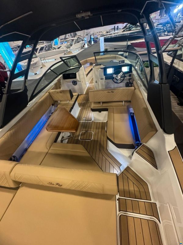 Sea Ray 270 SDX E