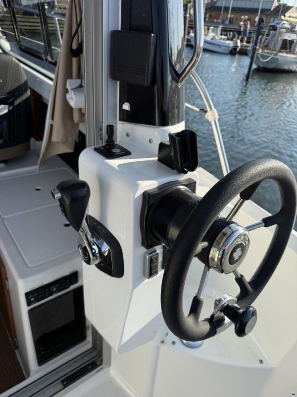 Jeanneau Merry Fisher 696