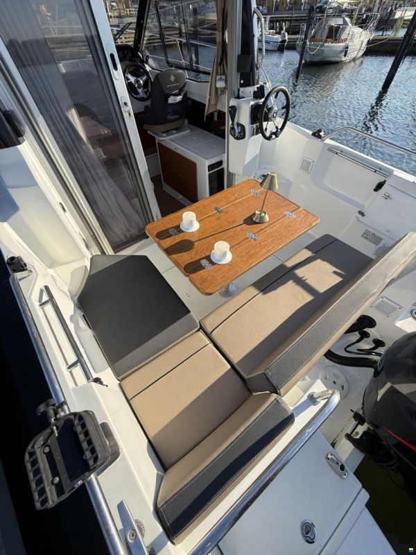 Jeanneau Merry Fisher 696