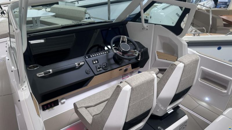 Axopar Yachts 29 Sun Top