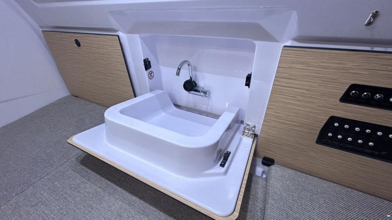 Axopar Yachts 29 Sun Top