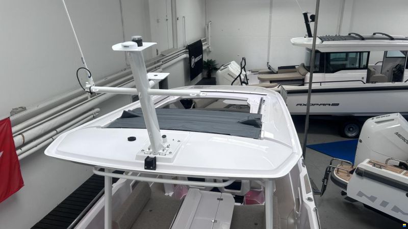 Axopar Yachts 29 Sun Top
