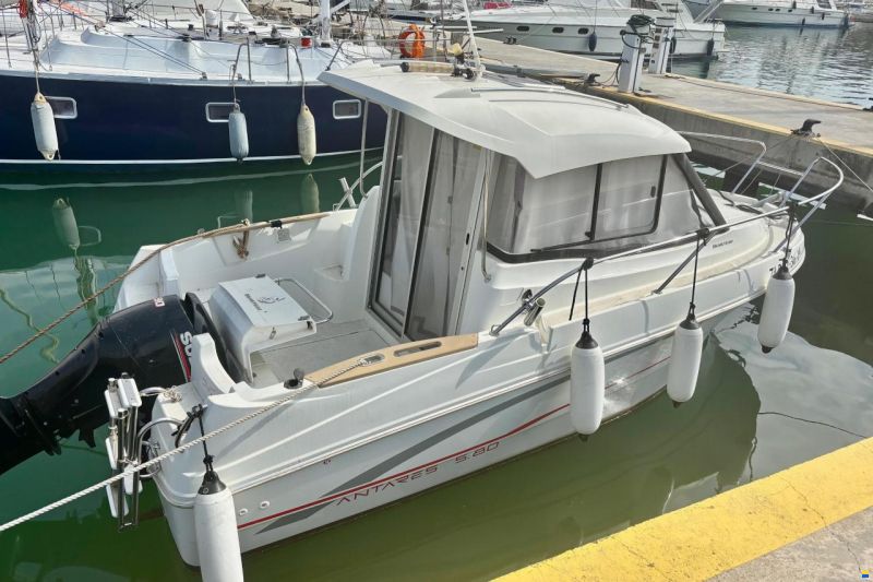 Beneteau Antares 5.80