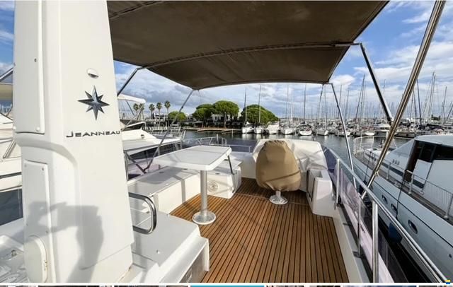 Jeanneau velasco 43