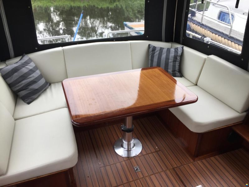 Crown Yacht 9,30