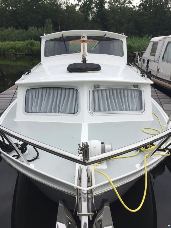 Crown Yacht 9,30