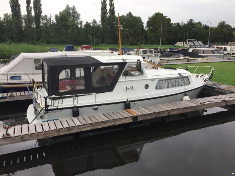 Crown Yacht 9,30
