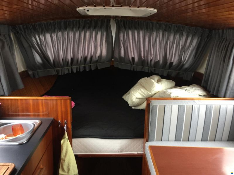Crown Yacht 9,30