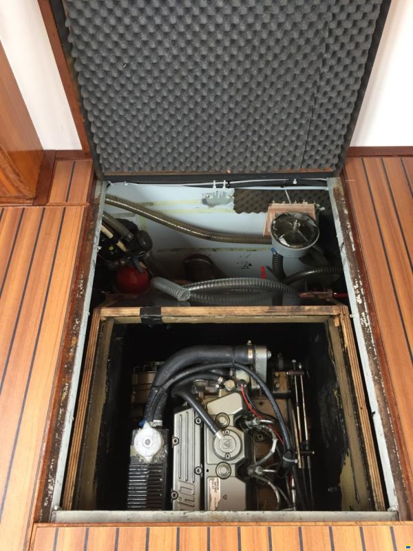 Crown Yacht 9,30