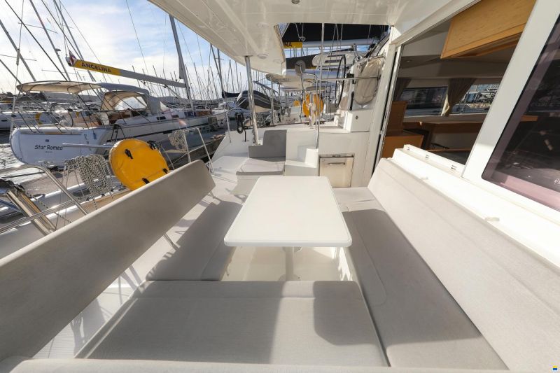 Lagoon 400 S2