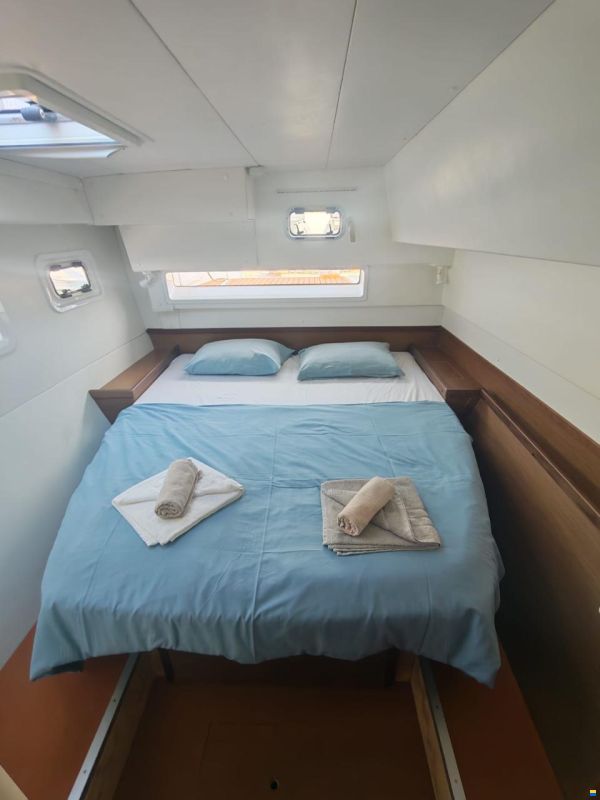 Lagoon 42