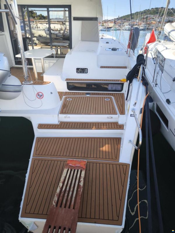 Lagoon 42