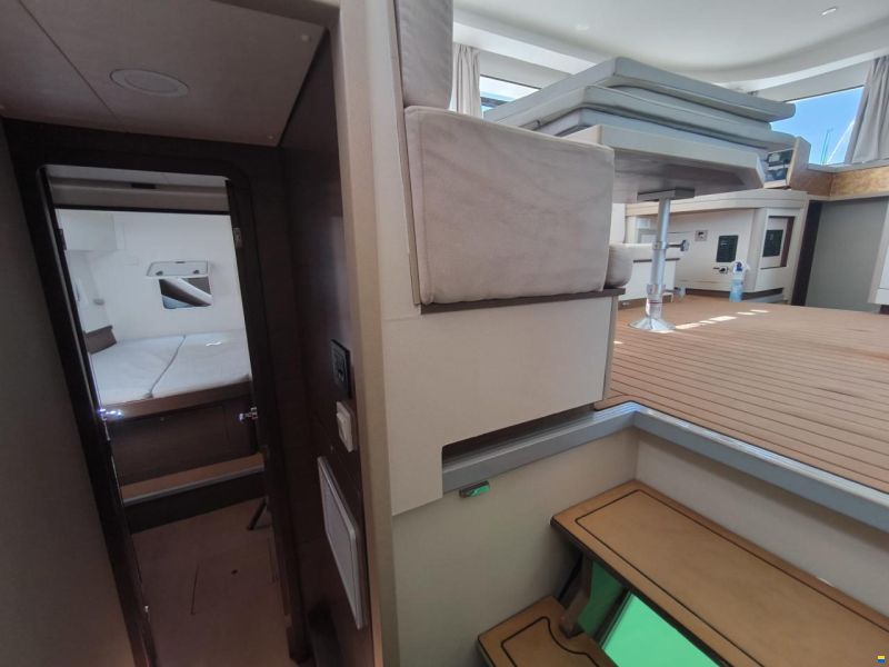 Lagoon 42