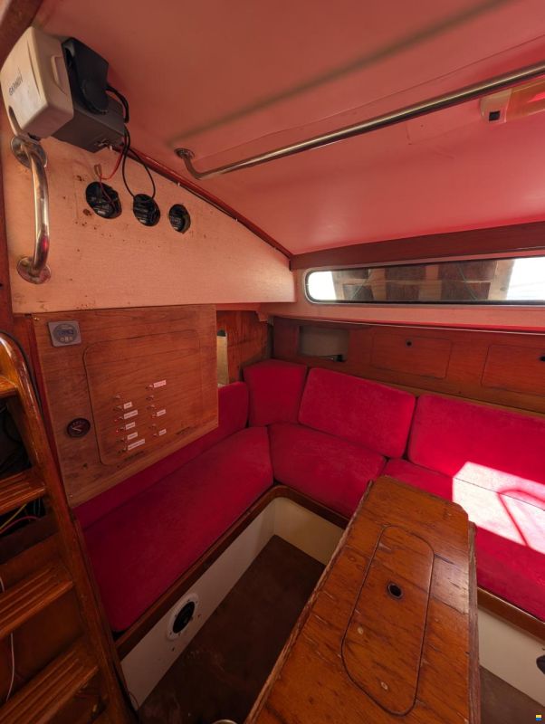 Moody 40