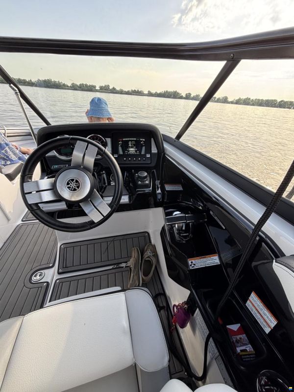Yamaha 242X E-Series