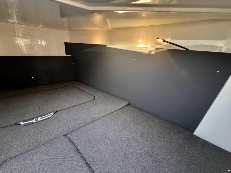 XO Boats 270 RS Front Cabin OB