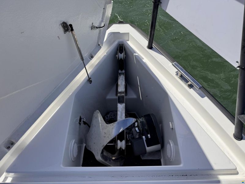 XO Boats 270 RS Front Cabin OB