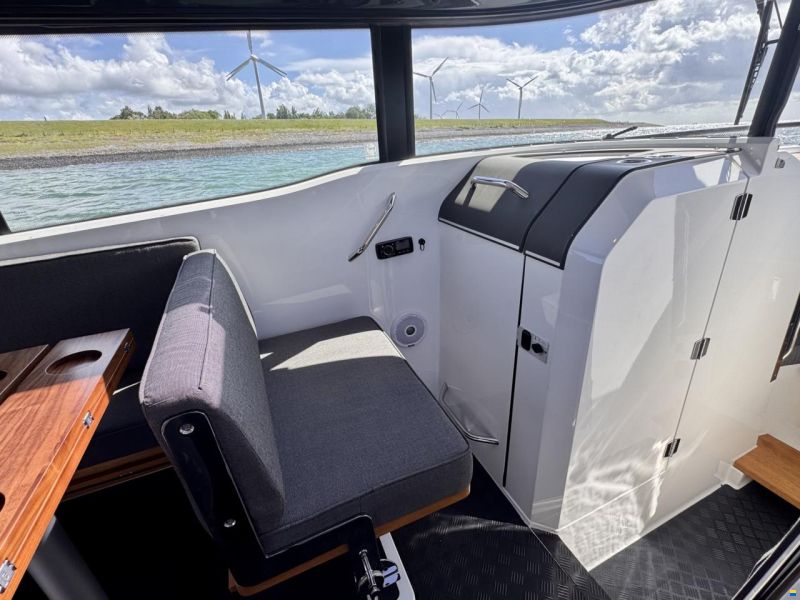 XO Boats 270 RS Front Cabin OB