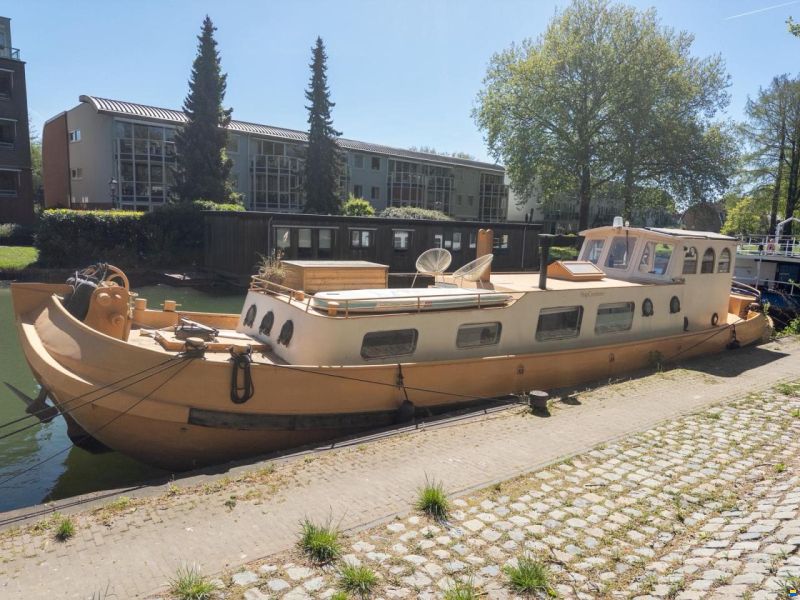 Woontjalk 17,5 x 4,3 m - Ruim Woonschip