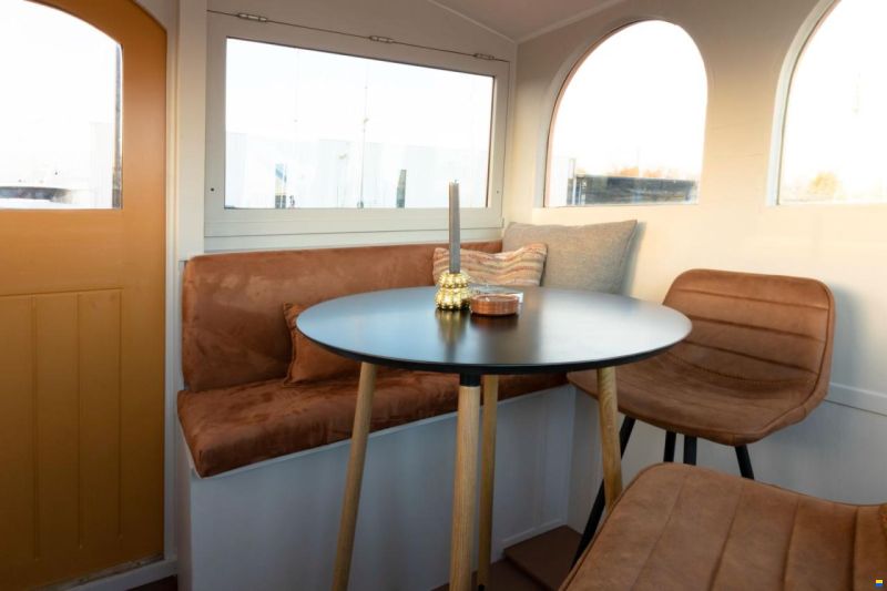 Woontjalk 17,5 x 4,3 m - Ruim Woonschip