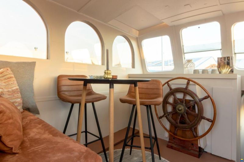 Woontjalk 17,5 x 4,3 m - Ruim Woonschip