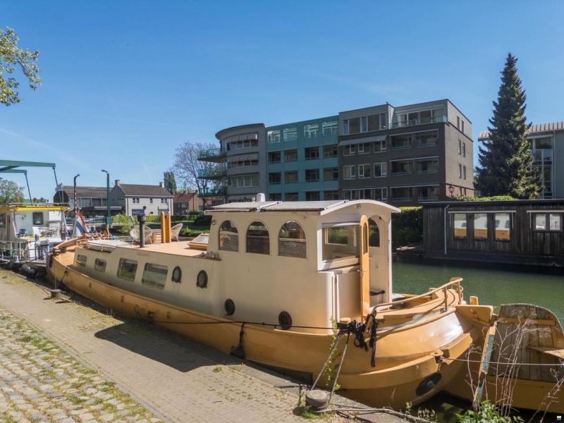 Woontjalk 17,5 x 4,3 m - Ruim Woonschip