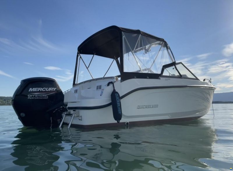 Quicksilver 555 Bowrider