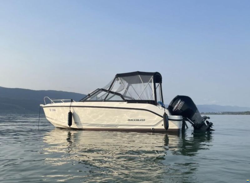 Quicksilver 555 Bowrider
