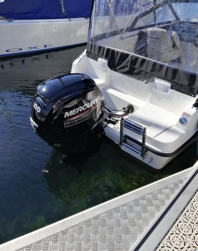 Quicksilver 555 Bowrider