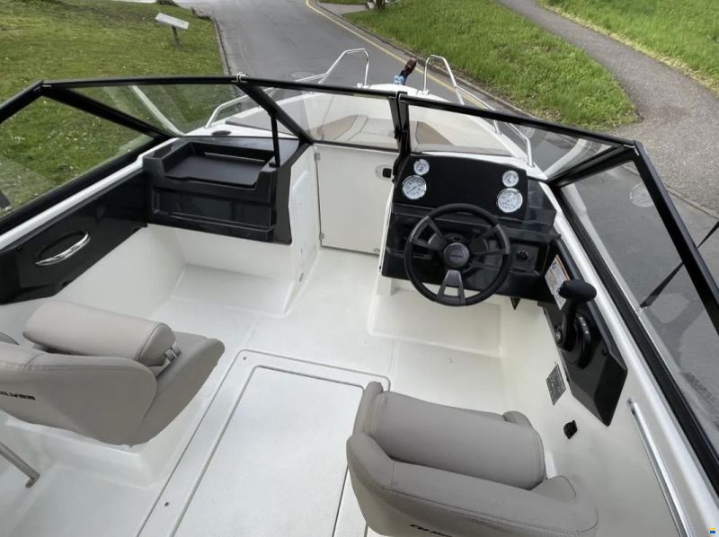 Quicksilver 555 Bowrider