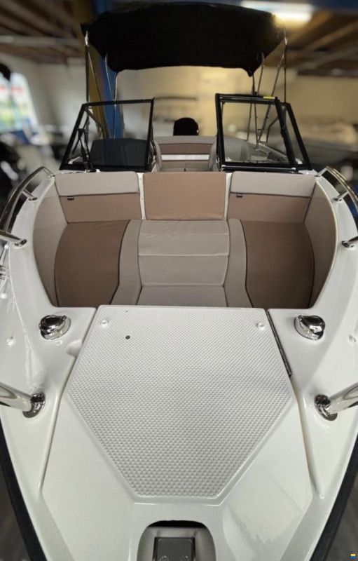 Quicksilver 555 Bowrider