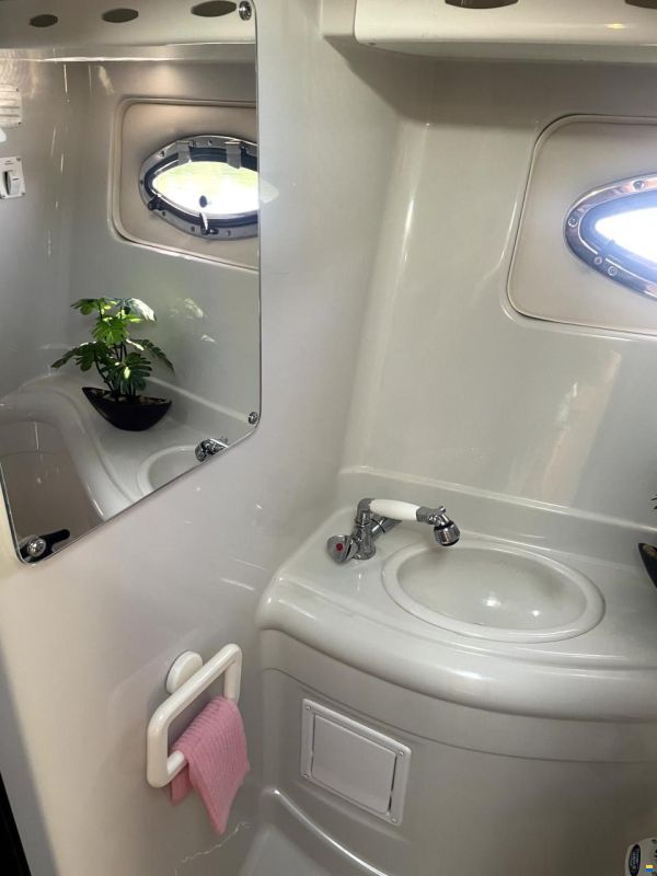 Crownline 270 CR