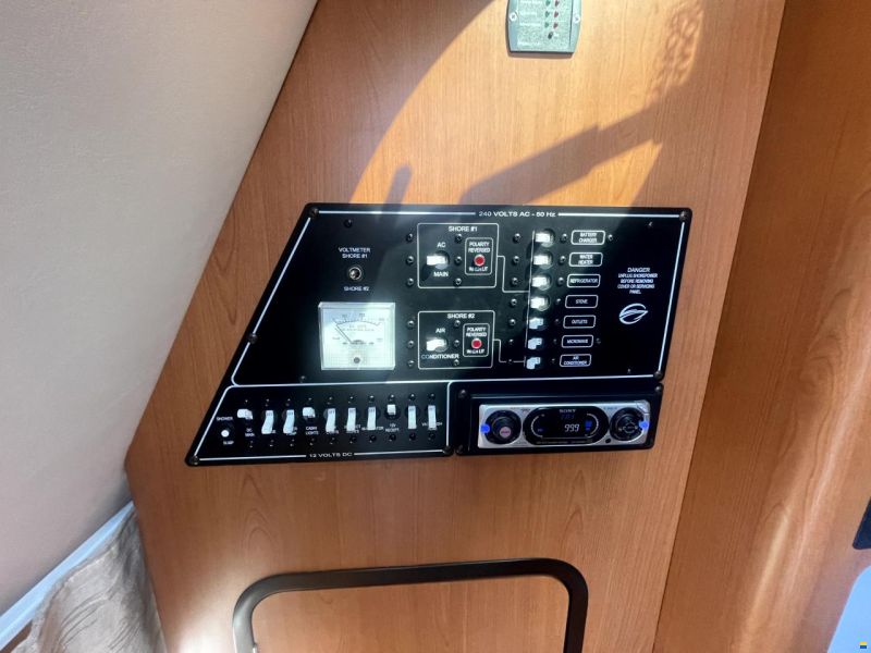Crownline 270 CR