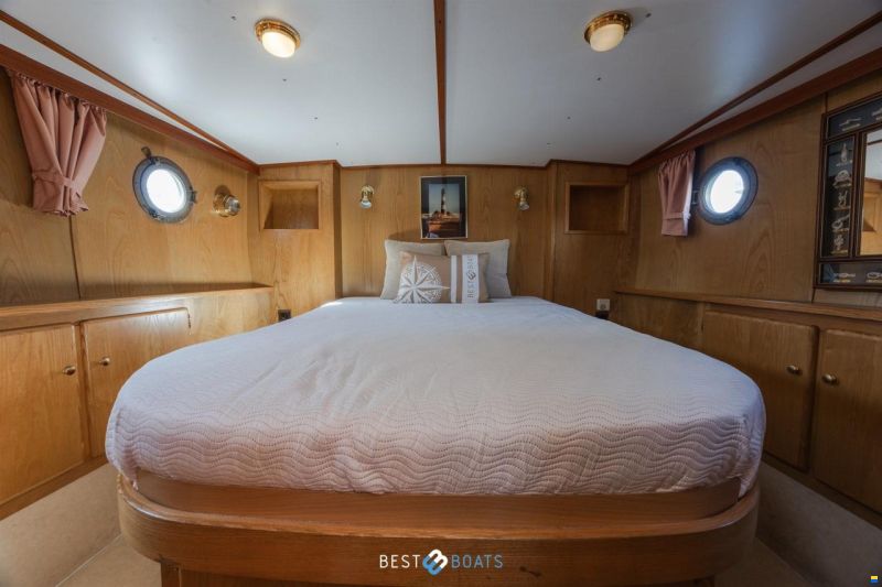 Linssen St. Jozef 1050 Salon