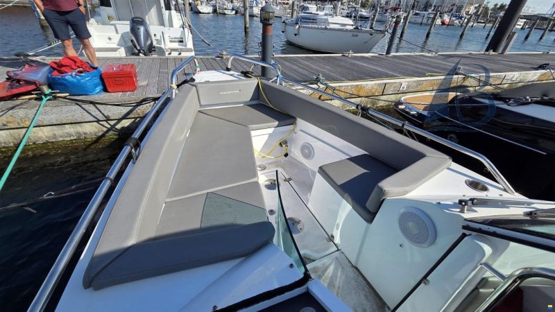 Axopar 24 T-Top 150h- Trailer