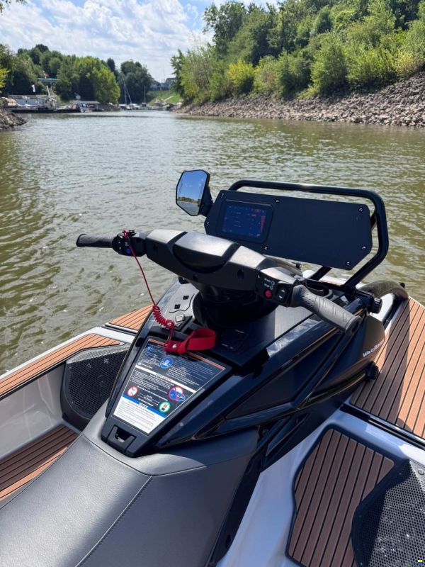 Yamaha WAVERUNNER CROSSWAVE