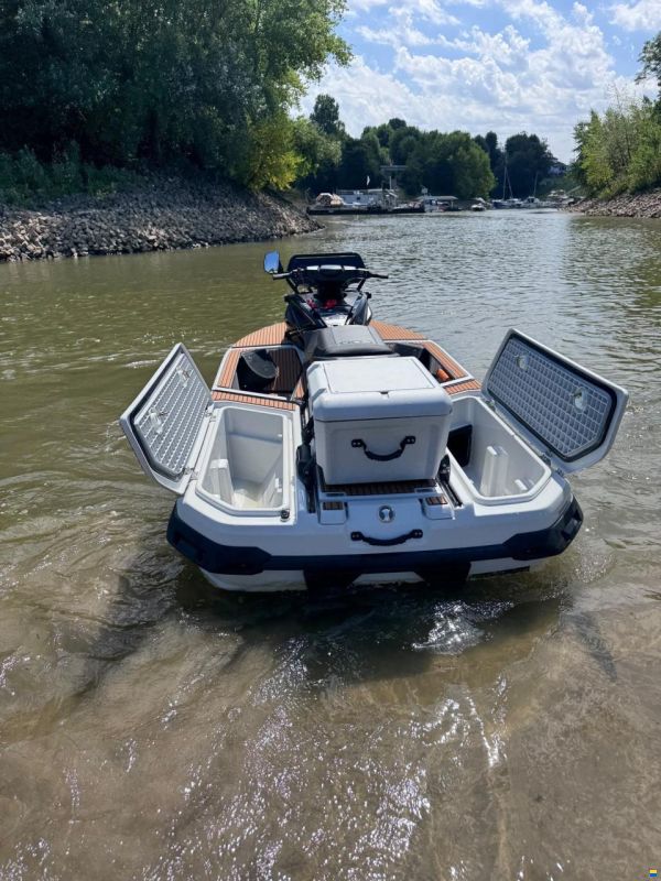 Yamaha WAVERUNNER CROSSWAVE