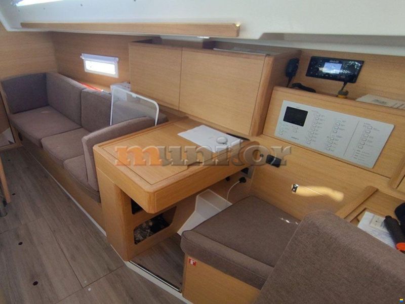 Elan E4
