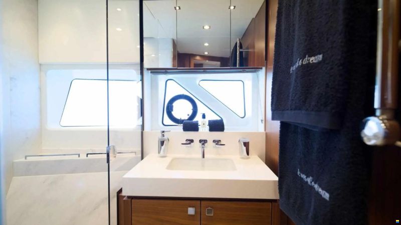 Sunseeker 76 Yacht