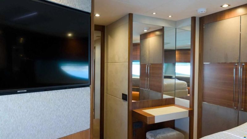 Sunseeker 76 Yacht