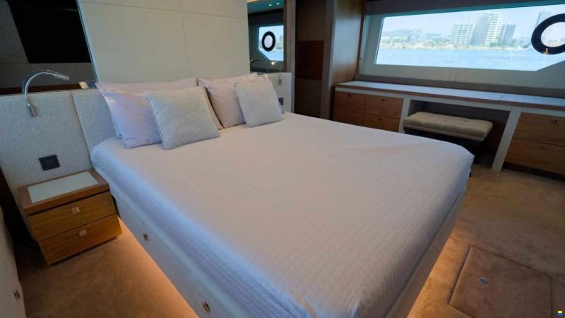 Sunseeker 76 Yacht