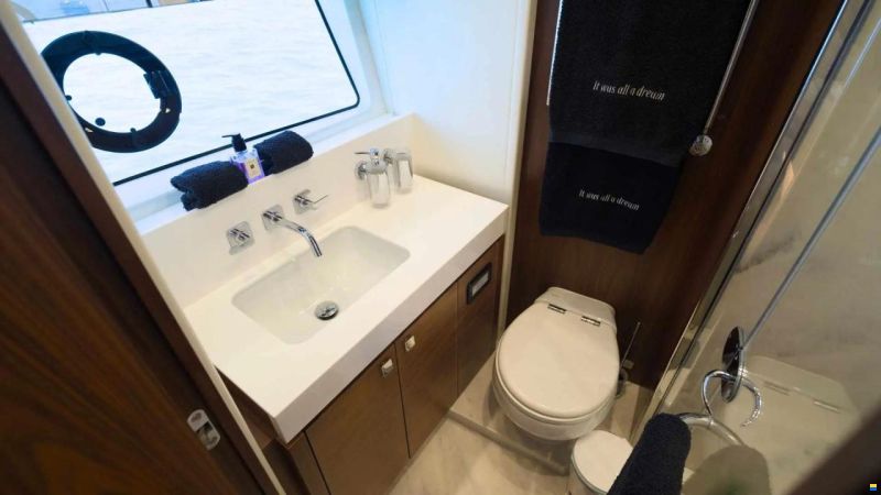 Sunseeker 76 Yacht