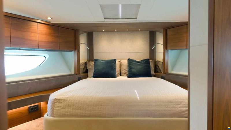Sunseeker 76 Yacht