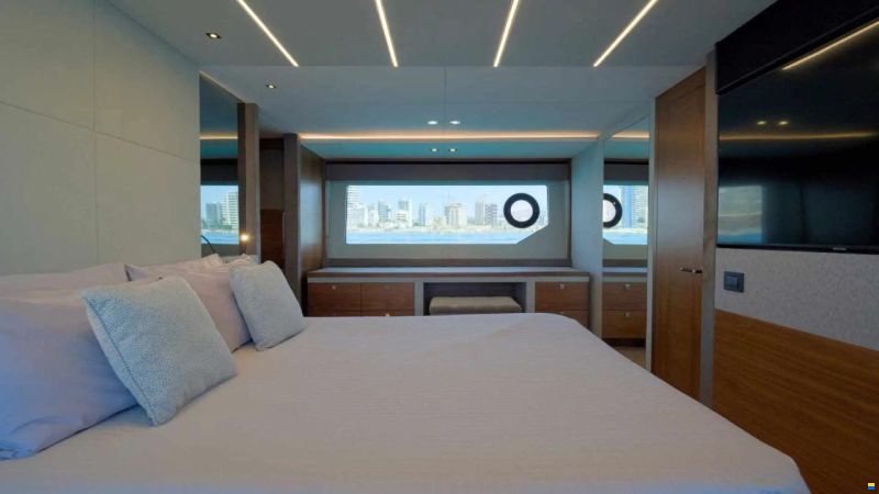 Sunseeker 76 Yacht