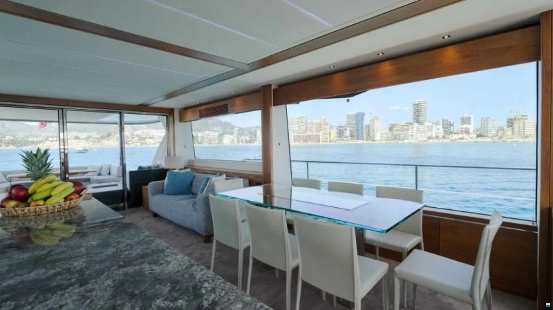Sunseeker 76 Yacht