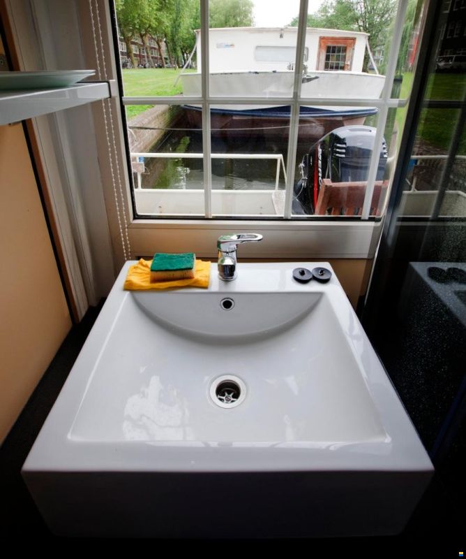Leuke Houseboat