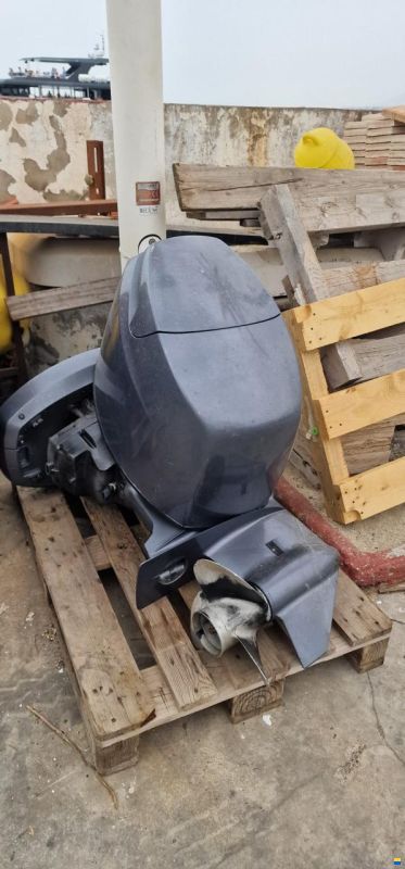 Suzuki Yamaha F50AED 62Y Outboard Engine