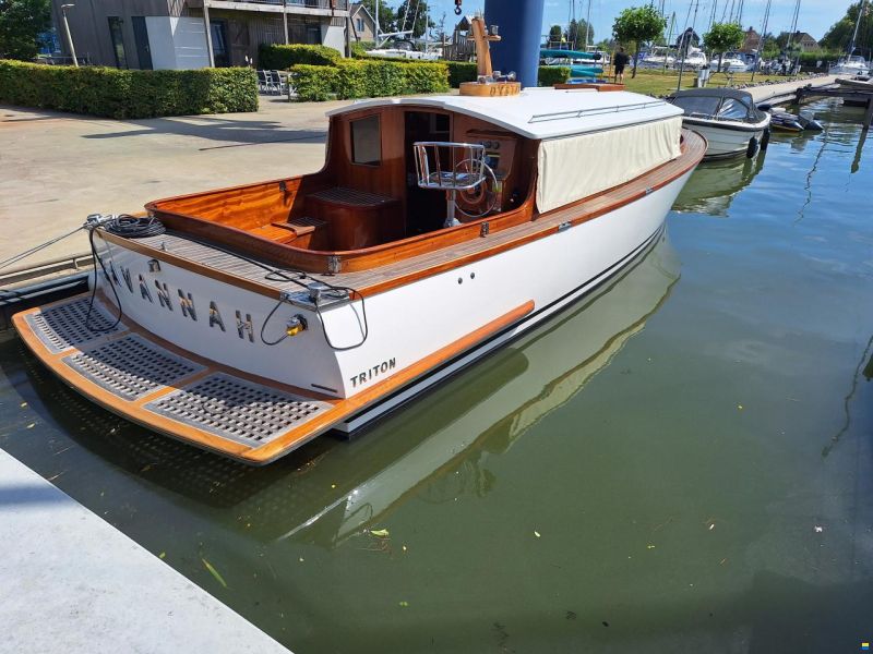Triton salon boot