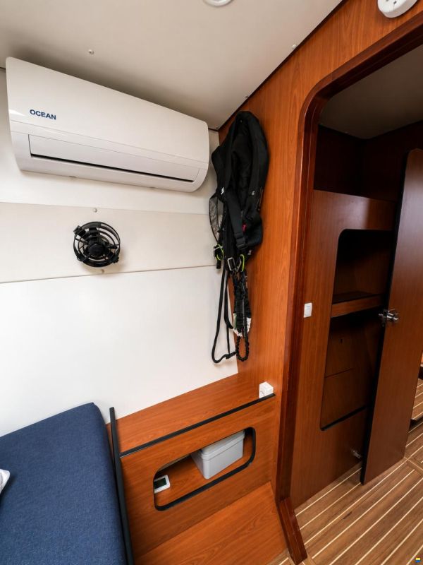 Lagoon 570 Switch
