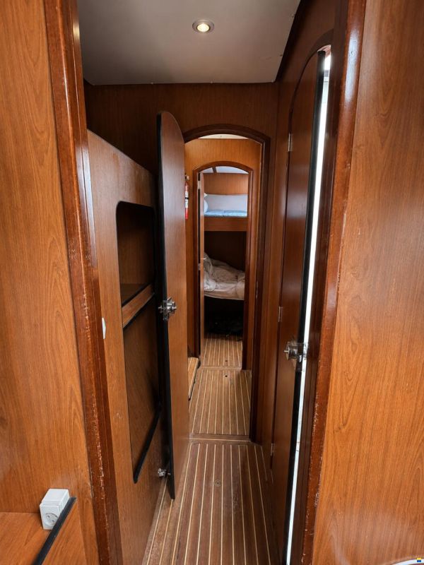 Lagoon 570 Switch